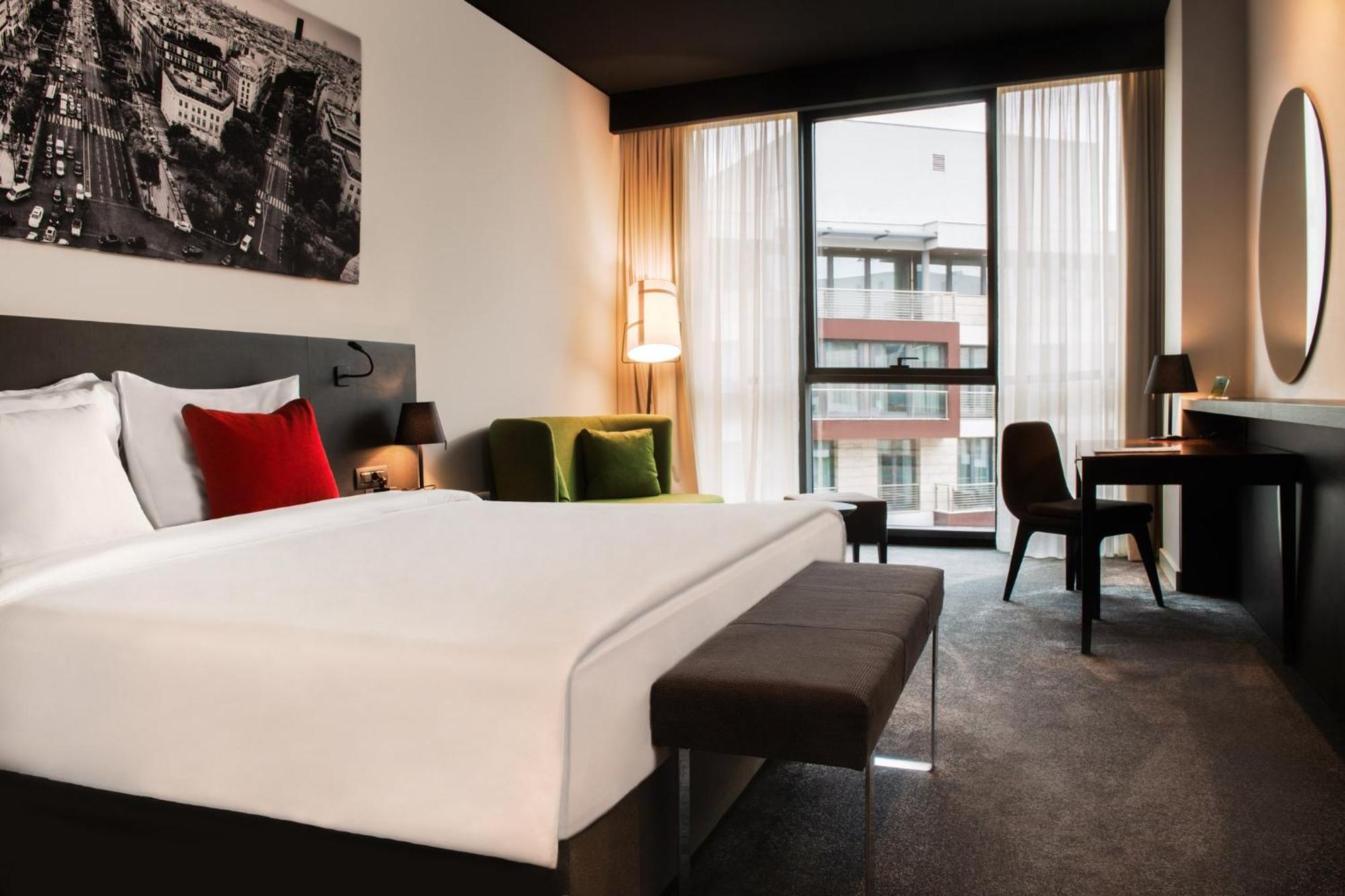 Crowne Plaza Podgorica By Ihg Hotel Exterior photo