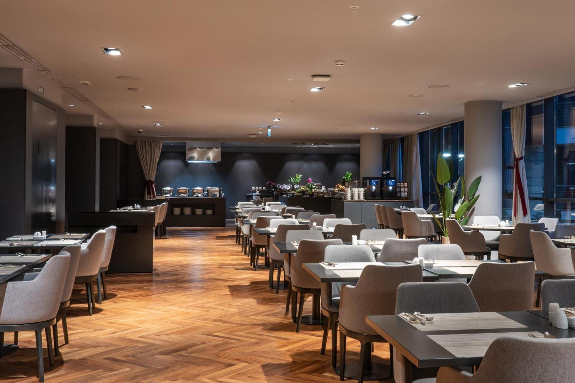 Crowne Plaza Podgorica By Ihg Hotel Exterior photo