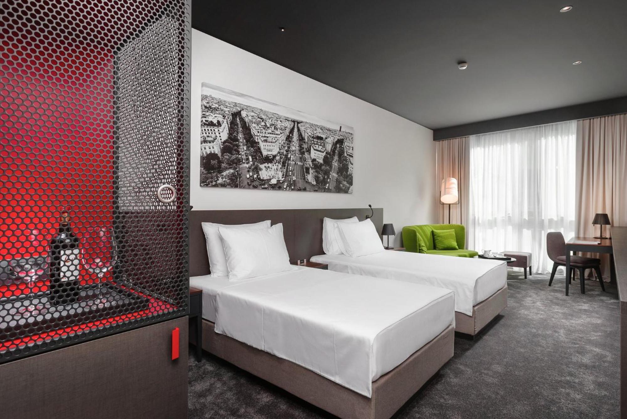 Crowne Plaza Podgorica By Ihg Hotel Exterior photo